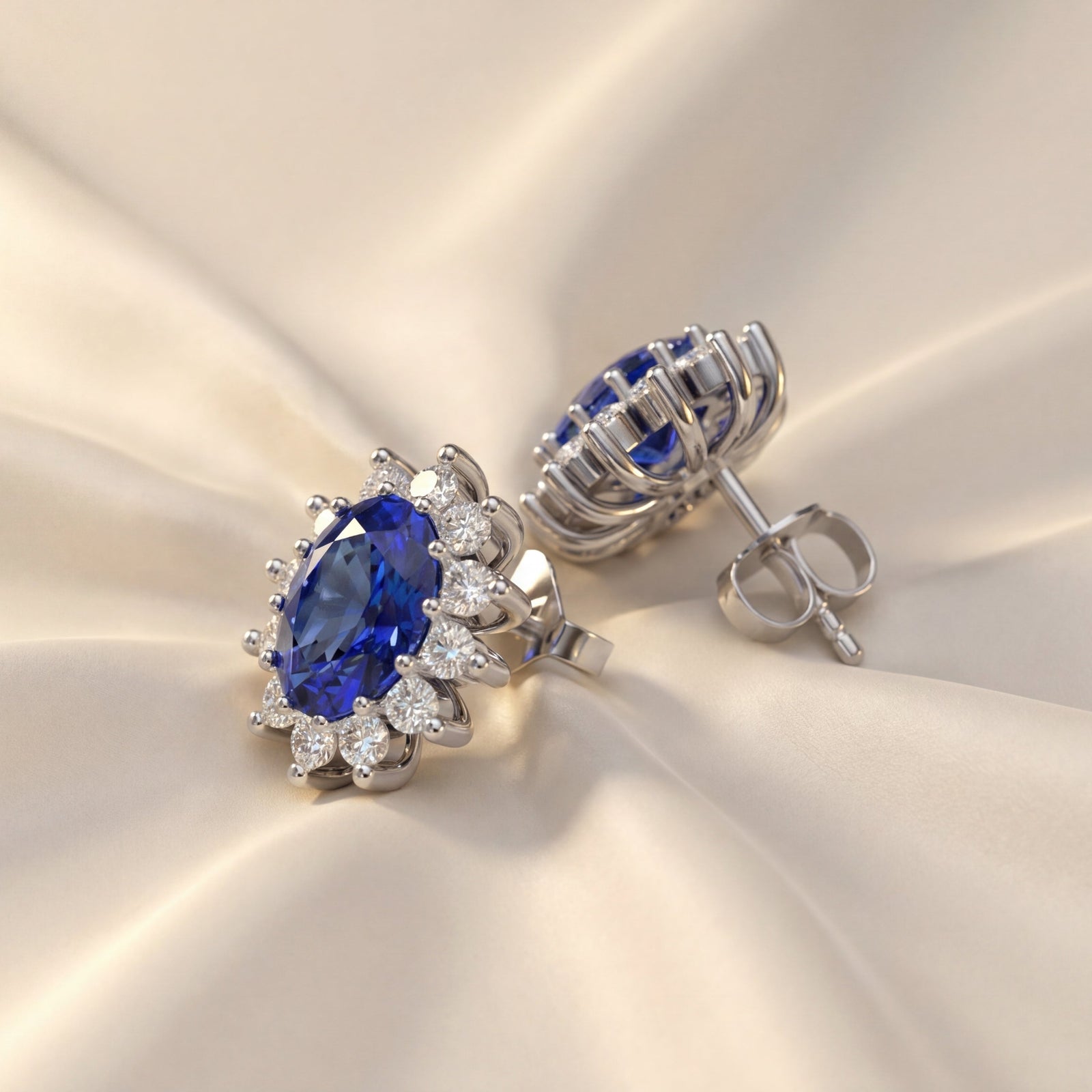 Cluster sapphire earrings in white gold