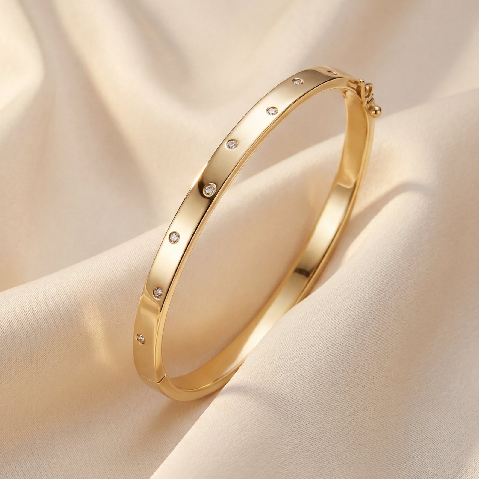 Gold bracelet With invisible set round Diamonds 